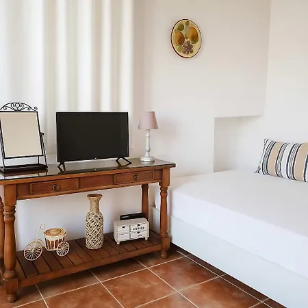 Charming White House Retreat With Balcony In Paros Lefkes Lefkes (Paros)