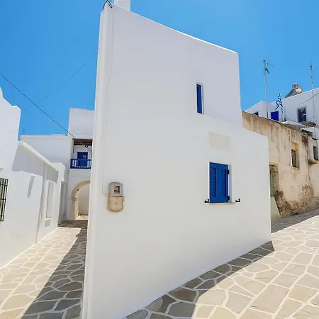 Charming White House Retreat With Balcony In Paros Lefkes Apartament