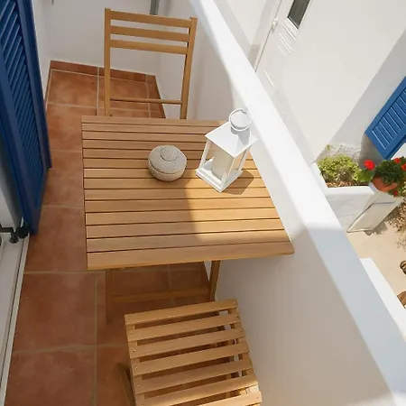 Charming White House Retreat With Balcony In Paros Lefkes Lefkes (Paros)