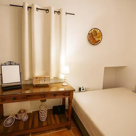 Charming White House Retreat With Balcony In Paros Lefkes Apartament
