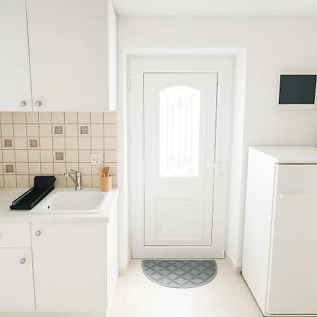 Charming White House Retreat With Balcony In Paros Lefkes Apartament Lefkes (Paros)